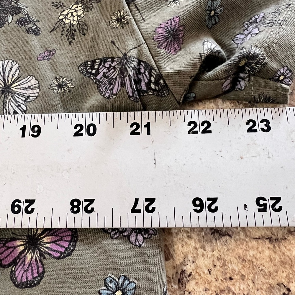 NWOT Life if Good Olive Green Butterfly nature graphic Print boxy Tee shirt L - Picture 4 of 6